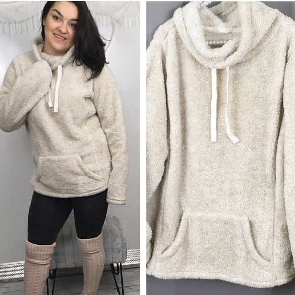 unsure Tops - Fuzzy fleece cozy beige tan pullover jacket top 🎀